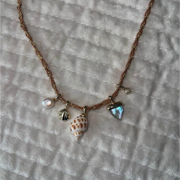 Kendra Scott Gold Shell Charm Necklace - Picture 4 of 4